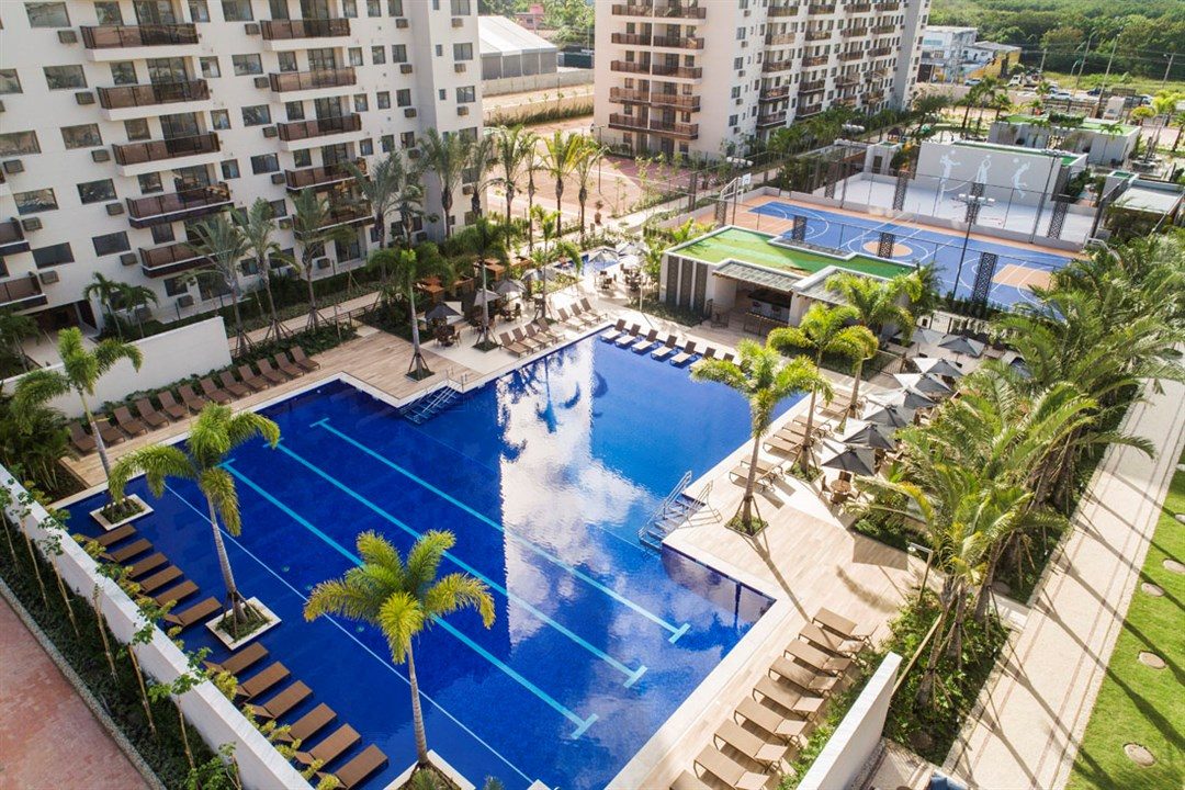 Vista aérea das piscinas do RJZ Cyrela Like